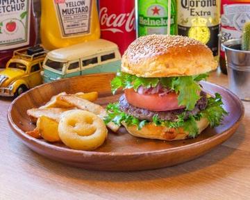 ハンバーガー(ポテト付き)