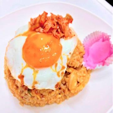 牛ホルモンのキムチ炒飯