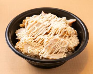 唐揚げマヨ丼 Fried Chicken and Mayonnaise Bento Box