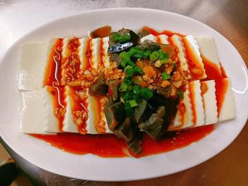ピータン豆腐サラダ(皮蛋豆腐)