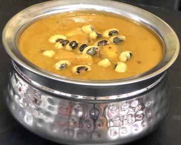 ダールカレー(サラダ&ナン orライス) Dal Curry (Served with Naan or Rice and Salad)
