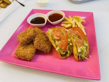 タコス2ピース、スパムカツ、ドリンクセット