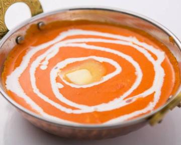 バターチキンカレーとプレーンナン又はライス