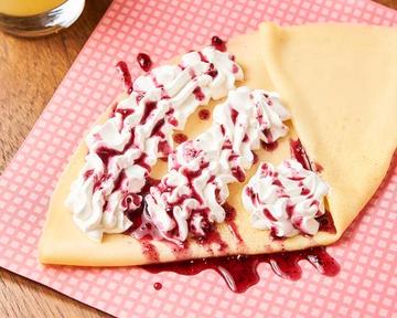 「でかもっちり生クリームブルーベリーソースクレープ」 Mega Soft Fresh Cream ＆ Blueberry Sauce Crepe