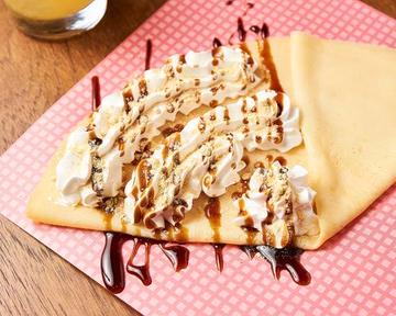 「でかもっちり生クリーム黒蜜きなこクレープ」