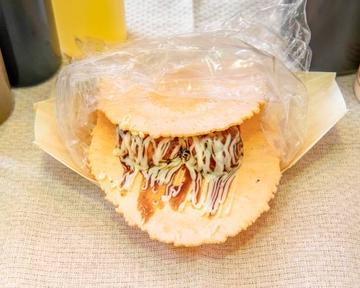 たこせん(たこ焼き2個入り) 3枚 Octopus Crackers (With 2 Takoyaki) 3 Pieces