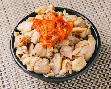 極旨塩だれにんにくキムチ焼鳥丼(お肉200g)
