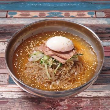 自家製スープのスユク水冷麺
