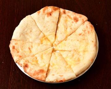 チーズナン/Cheese Nan