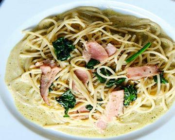 ほうれん草のクリームパスタ