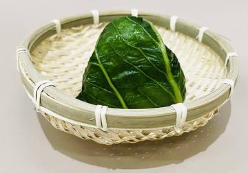 おむすび(白ごま入りおむすびの広島菜巻き)