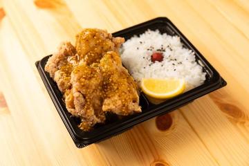 ハニーマスタードからあげ弁当