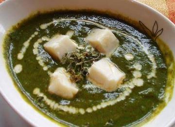 SagPaneer インドのチーズとホウレンソウカレー