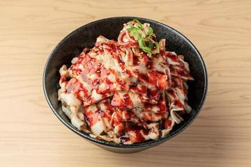 てんこ盛り豚バラ丼