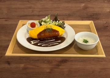 ふわとろデミグラスオムライス(スープ・サラダ付き)