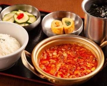 7分豚キムチチゲ定食