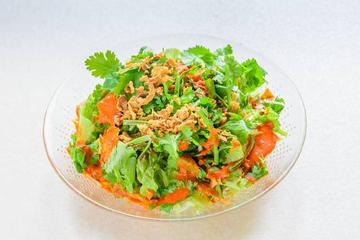 パクチーサラダ Pakuchi Salad