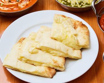 チーズナン Cheese Naan