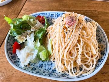 グラス牛のバター香る明太パスタとミニサラダセット