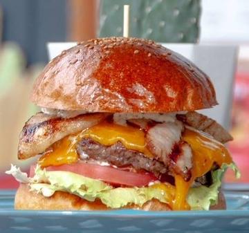 ベーコンチーズバーガー