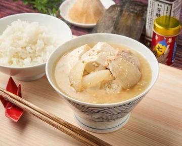 名店を超えたい定番のとん汁セット Tokyo Pork miso soup ＆ Rice