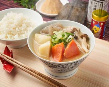 たっぷりお野菜のとん汁セット Lots of vegetables ＆ Rice