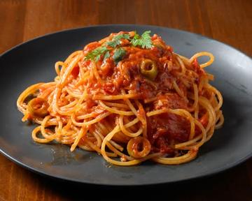 ツナのピリ辛トマトソースパスタ