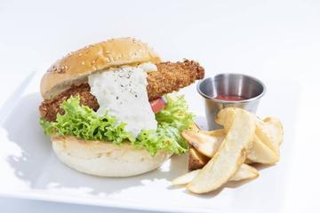 Fish Burger フィッシュバーガー(フレンチフライドポテト付き)