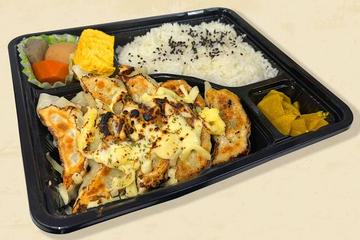 チーズ焼き餃子弁当