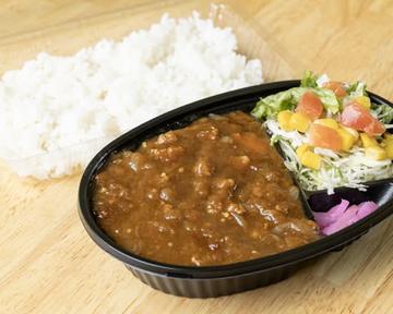 おかんのカレー(サラダ付き)