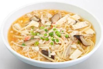 酸辣ラーメン Ramen with sour and hot soup