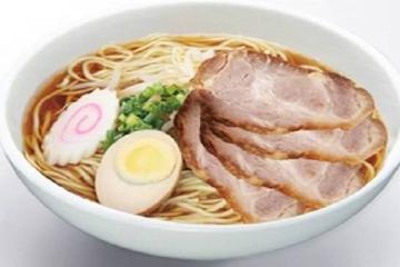 チャーシュー麺 Ramen with soy sauce based soup