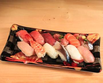 生本まぐろ4貫入り12貫セット 12 Piece Set with 4 Pieces of Raw Bluefin Tuna