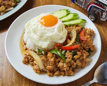 カオガパオガイ Khao Gaprao Gai