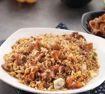 ホルモンと青唐辛子の炒め炒飯(尖椒肥炒)