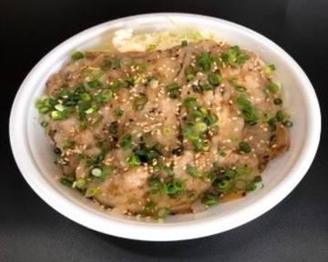 豚塩カルビ丼