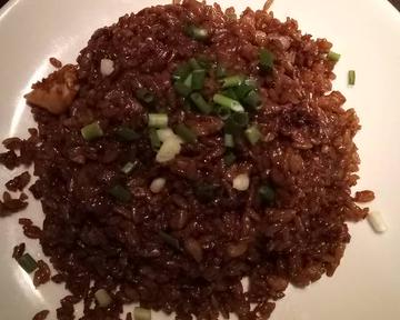 海鮮黒チャーハン