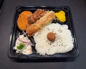 コロッケ唐揚げ弁当