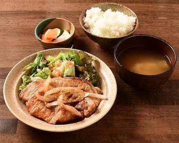 生姜焼き弁当 Ginger Pork Stir-Fry Set Meal