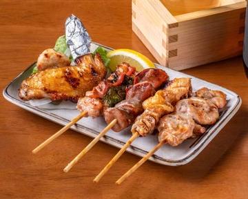 炭火やきとり盛り合わせ(塩) Charcoal-Grilled Yakitori Assorted Platter (Salt)