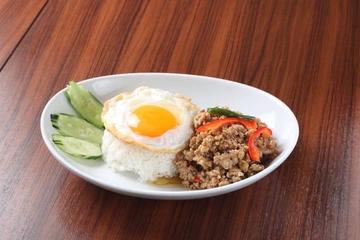 パッガパオ ひき肉のバジル炒め Thai Basil Stir-Fried