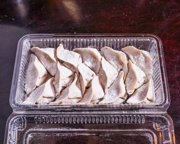生餃子30個 Uncooked Gyoza Dumplings (30 Pieces)