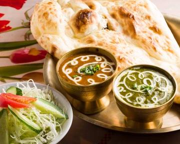 セットB(ほうれん草カレーダルカレーナンorライスサラダ) Set B