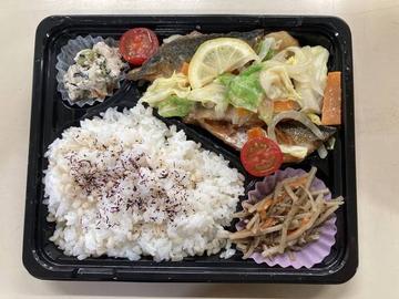 【美活御膳】さばと野菜の塩炒め弁当