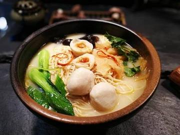 三鮮スープ 牛肉 マーラータンセット (辛さ0)Spicy Hot Pot with Beef4 三牛肉麻辣