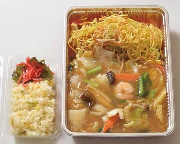 五目あんかけ焼きそばとミニ炒飯