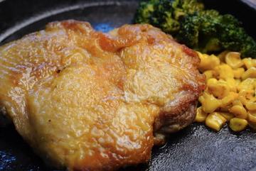 ハーフチキンステーキ弁当(120g)120g Chicken Steak Box