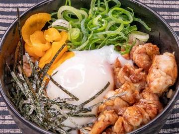 吉鳥丼(焼鳥丼)