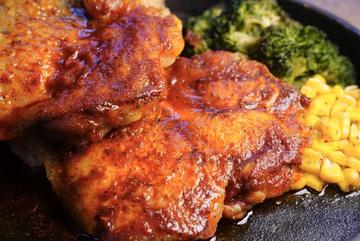 【人気No.2】レッドホットダブルチキンステーキ弁当(240g) Red Hot Chicken Steak Box