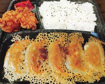 肉餃子唐揚げ弁当